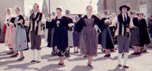 Breton dancers